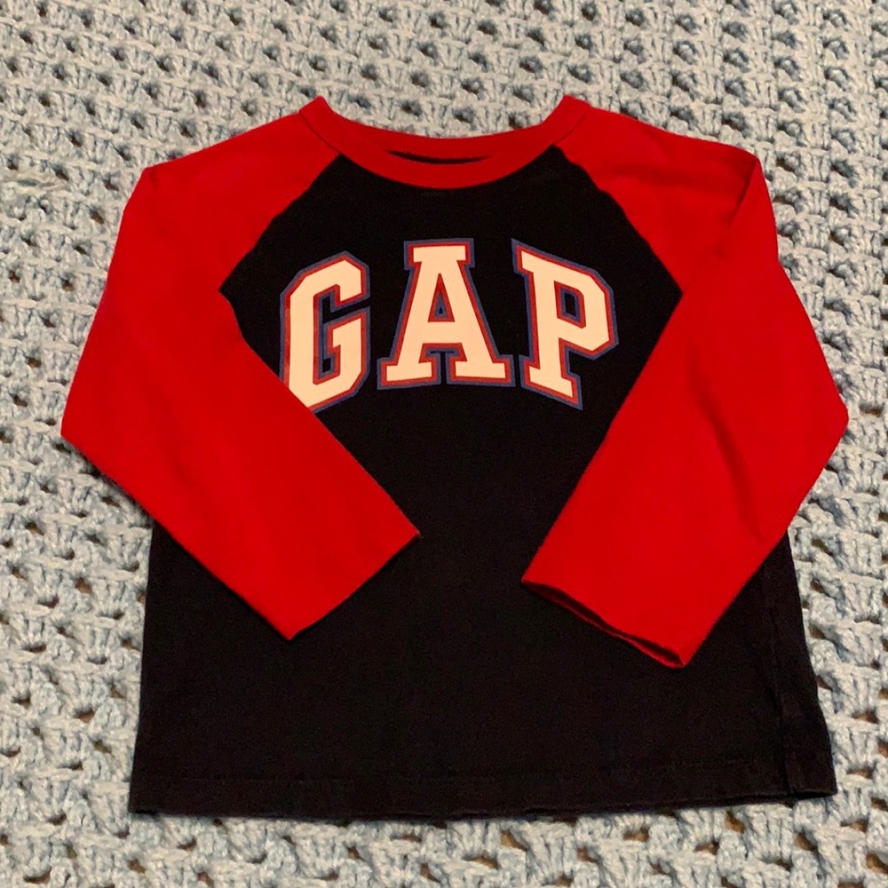 Gap long sleeve t-shirt